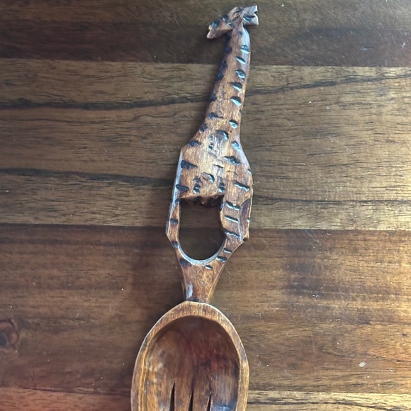Wooden Hand Carved Giraffe Salad Fork Utensil Safari Africa - Picture 1 of 4